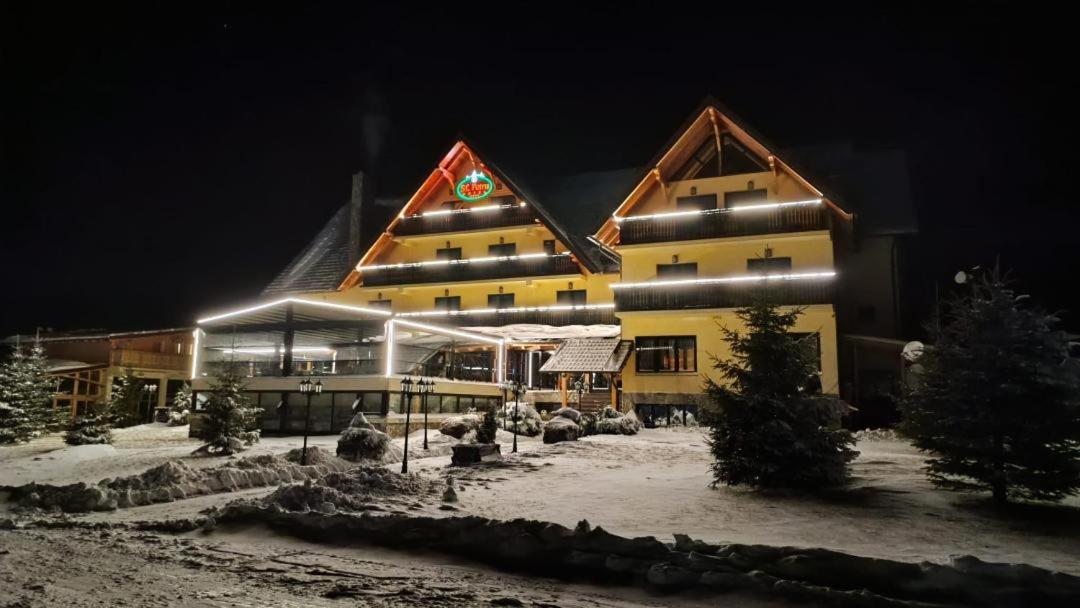 Resort Sf Petru Tau Bistra Bagian luar foto